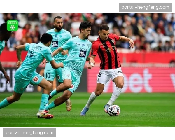 摩纳哥残阵逆袭：三中卫体系在法甲的价值与局限