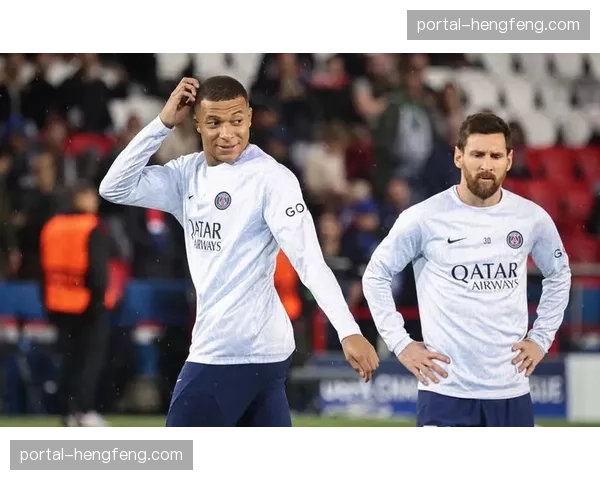 战术评论：恩里克的变阵赌博，三中卫体系是否适合当下的巴黎？